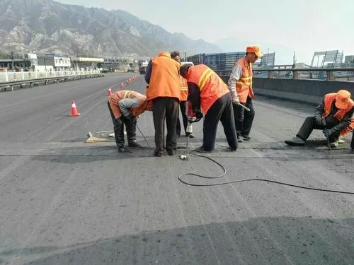 万载道路桥梁病害治理